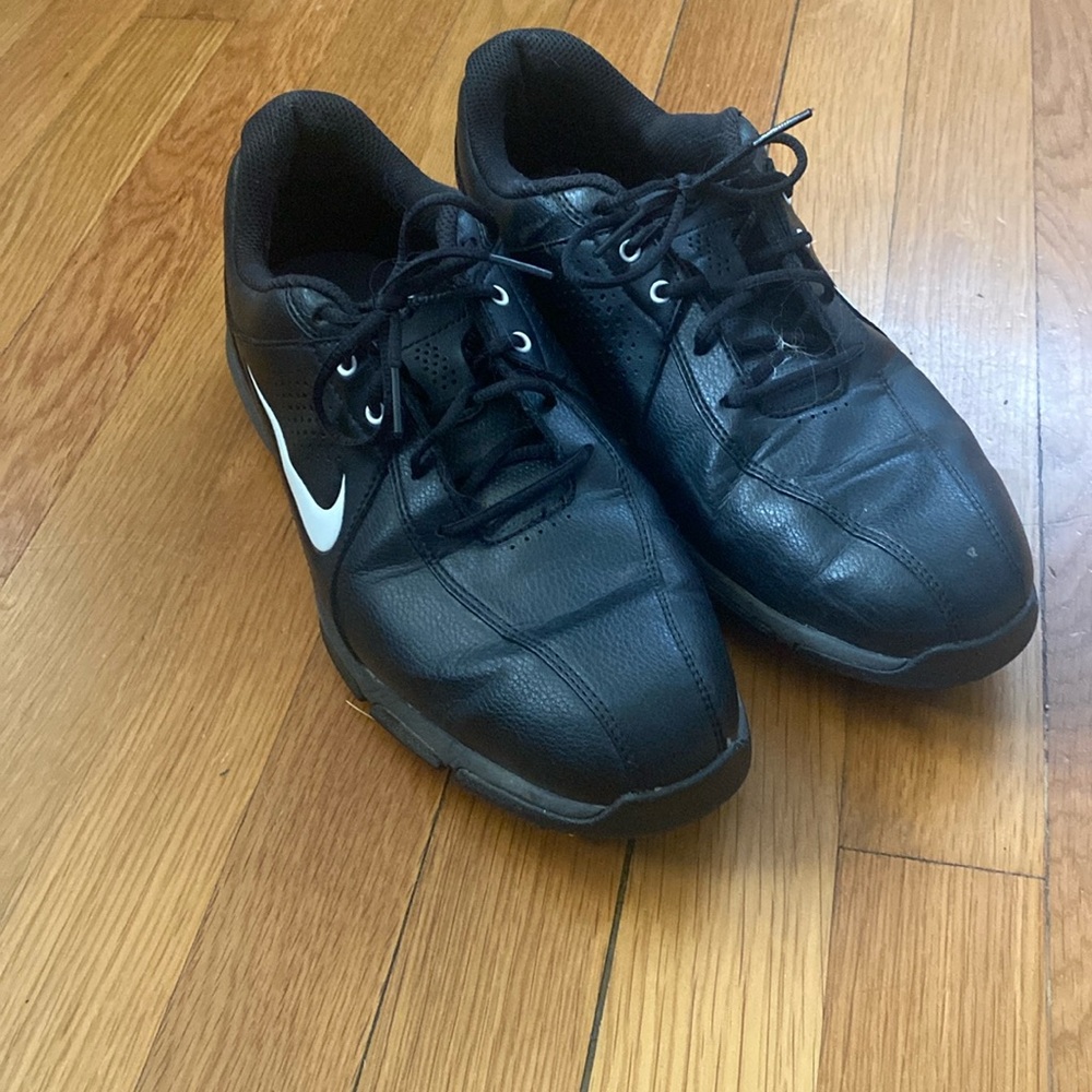 Nike men’s golf shoes 9.5